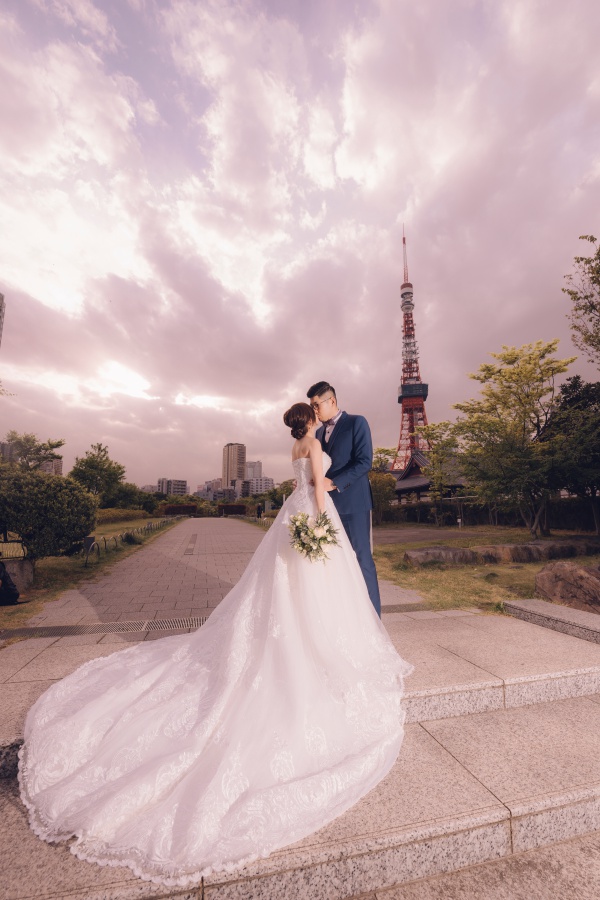 Tokyo Pre-Wedding Photoshoot At Shiba Park And Tokyo Station  by Lenham on OneThreeOneFour 11