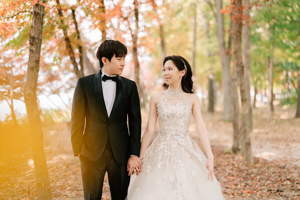 Korea Nami Island Romantic Autumn Pre-Wedding Photoshoot by Jungyeol on OneThreeOneFour 0