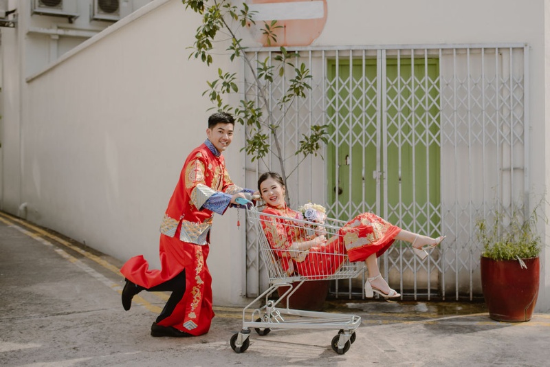 M&C: Singapore Outdoor Pre-wedding in traditional wedding outfit by Samantha on OneThreeOneFour 8