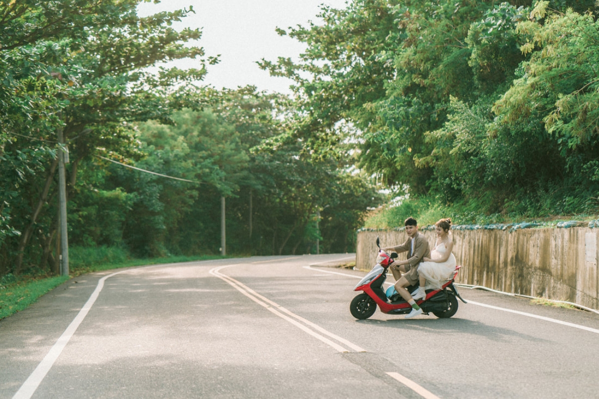 Taiwan Pre-Wedding Photoshoot Scooter Ride Sea Pier by  on OneThreeOneFour 2