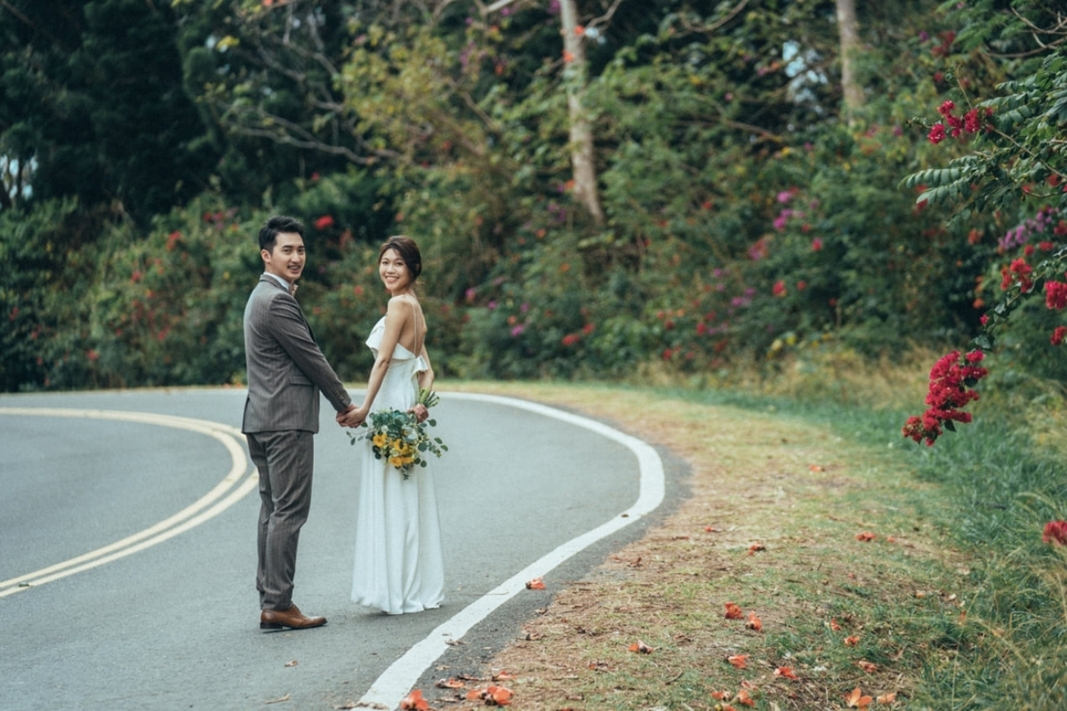 Taiwan Pre-Wedding Photoshoot Cafe Pier Lighthouse Countryside Street Beach by  on OneThreeOneFour 33