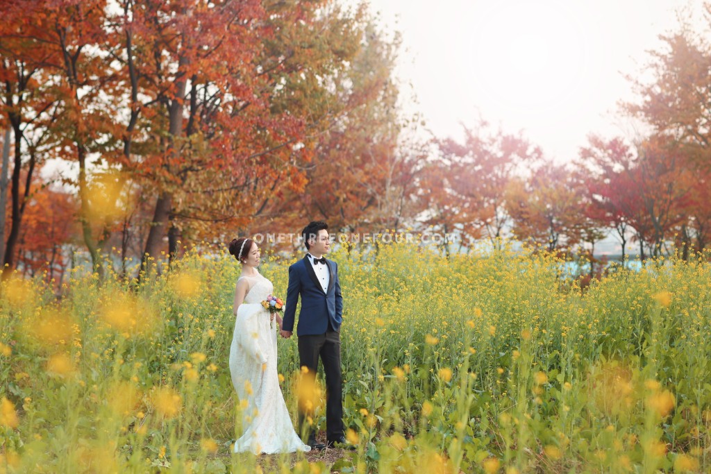 Studio Bong Korea Autumn Outdoor Pre-Wedding Photography - Past Clients by Bong Studio on OneThreeOneFour 14