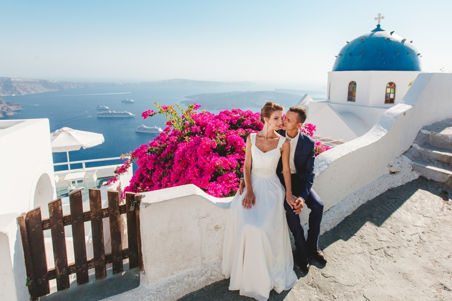 Santorini Pre-Wedding Photoshoot At Oia Blue Dome Church by Nabi on OneThreeOneFour 7