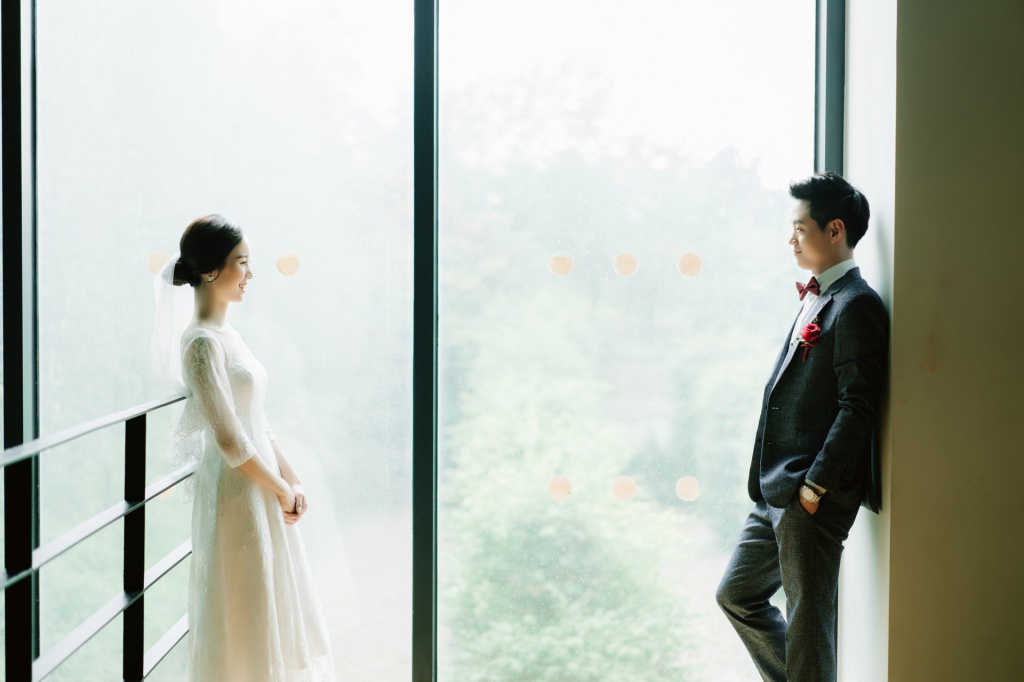 Korea Couple Pre-Wedding Photoshoot At Seonyundo Park, Seoul by Jungyeol on OneThreeOneFour 18