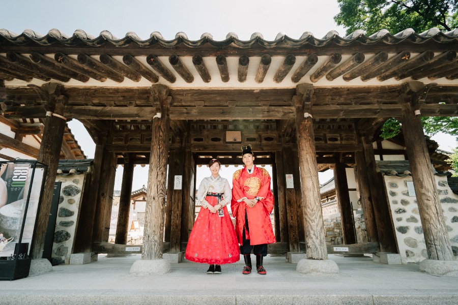 J&E: Traditional handbok photoshoot in Seoul, at Namsangol Hanok Village by Jungyeol on OneThreeOneFour 19