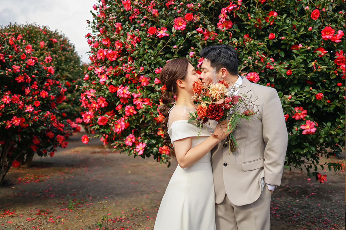 Capturing Love in All Four Seasons: Jeju Pre-Wedding Photoshoot in a Day by Byunghyun on OneThreeOneFour 1