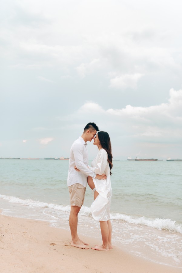 Singaporean influencer Faustina's maternity shoot at East Coast Park by Toh on OneThreeOneFour 11