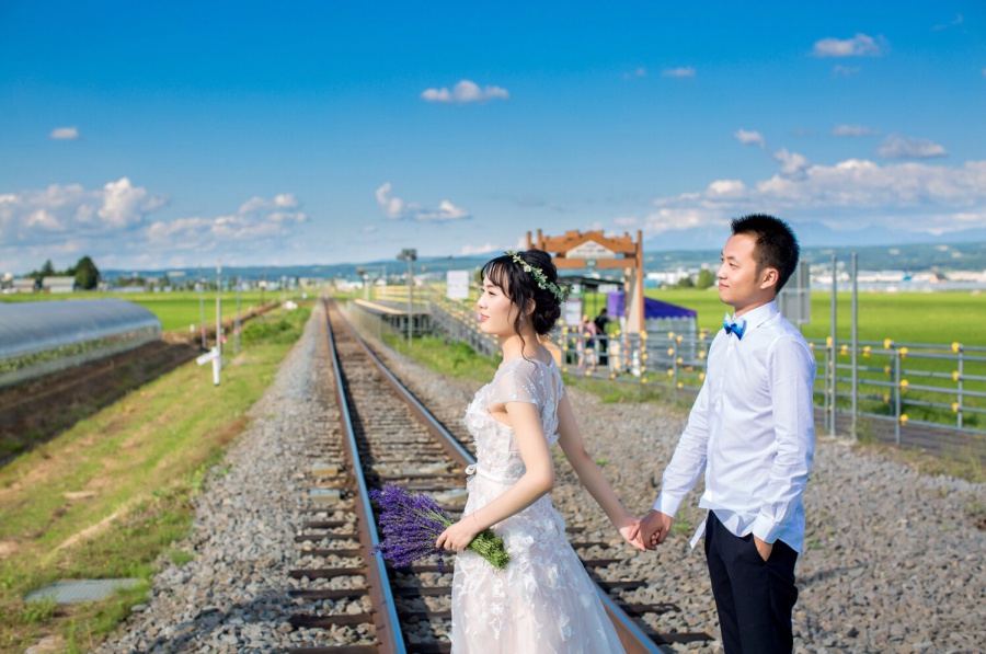 Hokkaido Furano Summer Pre-Wedding Photoshoot At Tomita Lavender Farm by Wu on OneThreeOneFour 8