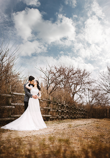 LL&ZY: Magical pre-wedding in Seoul at Haneul Park, National Folk Museum and Samcheong-dong