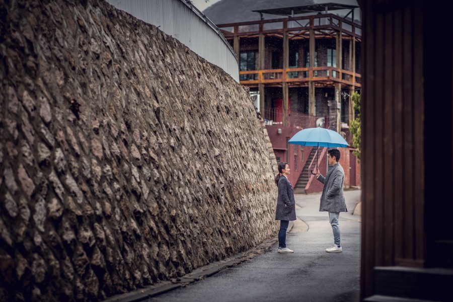 LL&ZY: Magical pre-wedding in Seoul at Haneul Park, National Folk Museum and Samcheong-dong by Junghoon on OneThreeOneFour 27