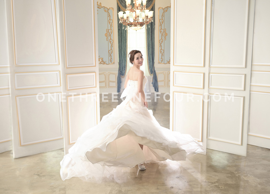 Korean Wedding Photos: Indoor Set by SUM Studio on OneThreeOneFour 11