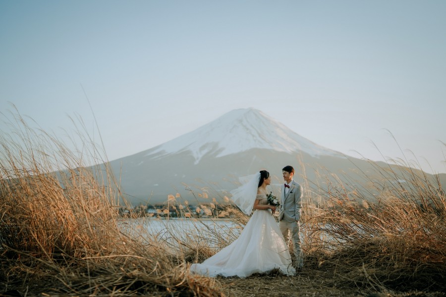 B&K: Pre-wedding with Mount Fuji in Tokyo by Ghita on OneThreeOneFour 26