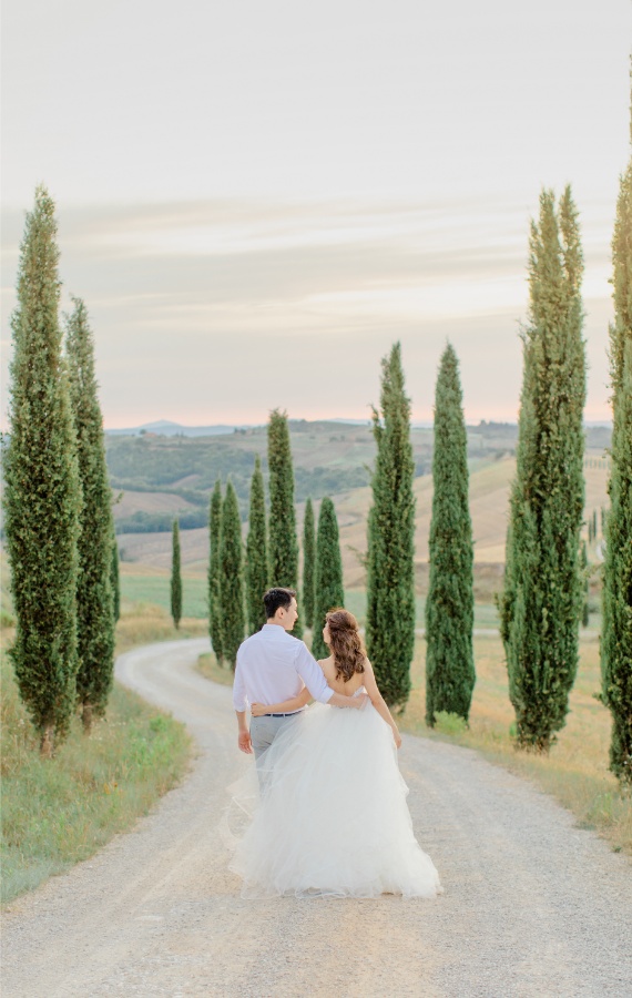Italy Tuscany Prewedding Photoshoot at San Quirico d'Orcia  by Katie on OneThreeOneFour 32