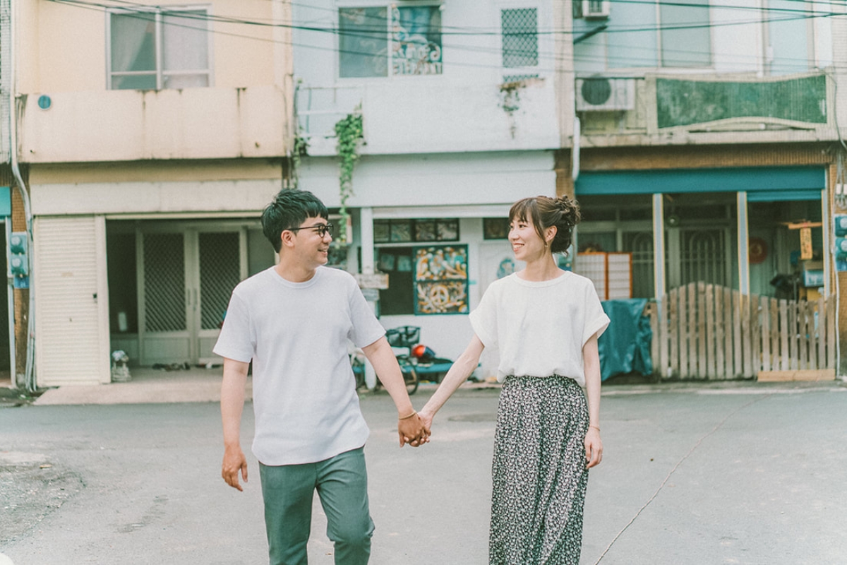 Taiwan Pre-Wedding Photoshoot Quiet Neighbourhood Rooftops Countryside Beach by  on OneThreeOneFour 14