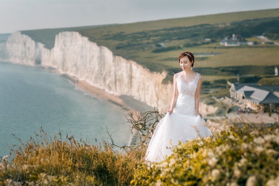 London Pre-Wedding Photoshoot At White Cliffs Of Dover by Dom  on OneThreeOneFour 10
