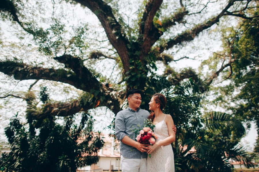 Singapore Pre Wedding Couple Photoshoot At Seletar Colonial Houses by Cheng on OneThreeOneFour 18
