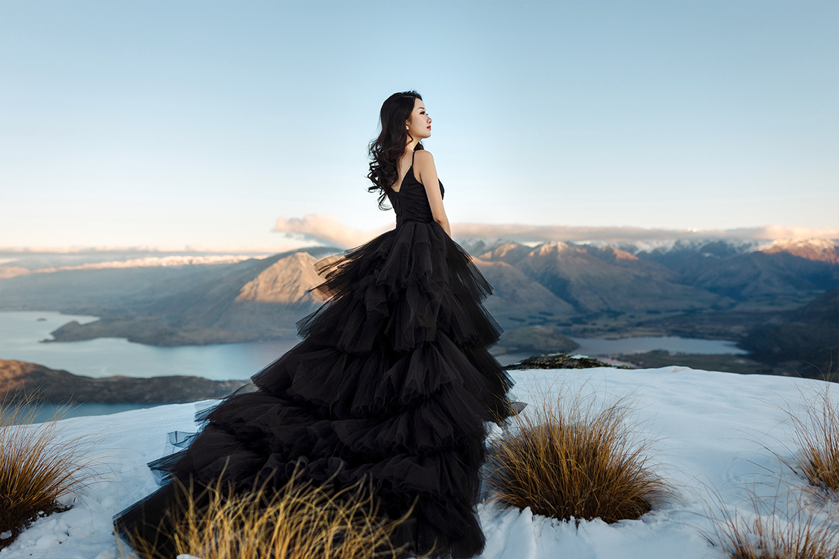 Dreamy Winter Pre-Wedding Photoshoot with Snow Mountains and Glaciers by Fei on OneThreeOneFour 25