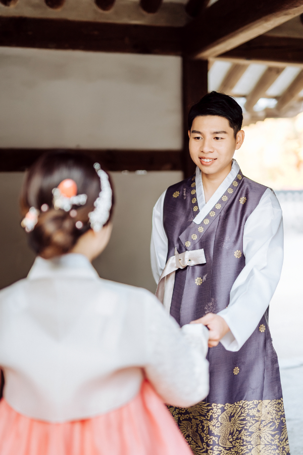 V&E Korea Autumn Pre-Wedding at Seoul Forest Park, Kyung Hee University and Namsangol Hanok Village by Jungyeol on OneThreeOneFour 23