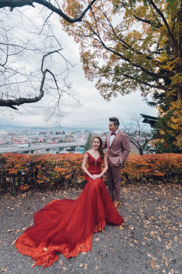 J&J: Tokyo Autumn Pre-Wedding Photoshoot by Lenham on OneThreeOneFour 26