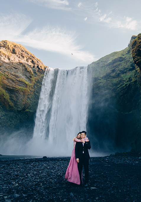 Iceland Pre-Wedding: Waterfalls, Plane Wreckage & Black Sand Beaches