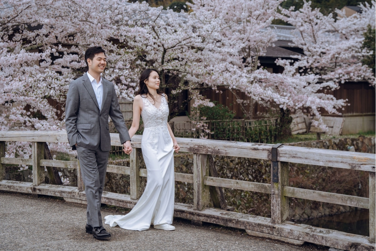 Kyoto Pre-Wedding Photoshoot with Shinnyodo Temple, Arashiyama by Kinosaki on OneThreeOneFour 24