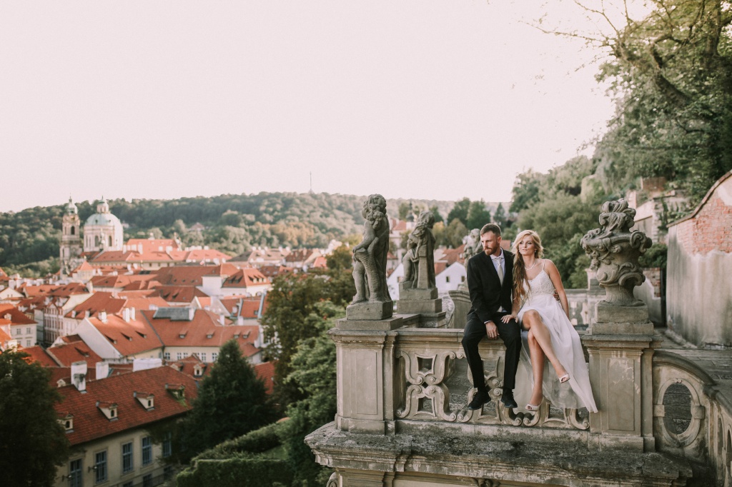 Prague Pre-Wedding Photoshoot At Charles Bridge  by Vickie on OneThreeOneFour 12