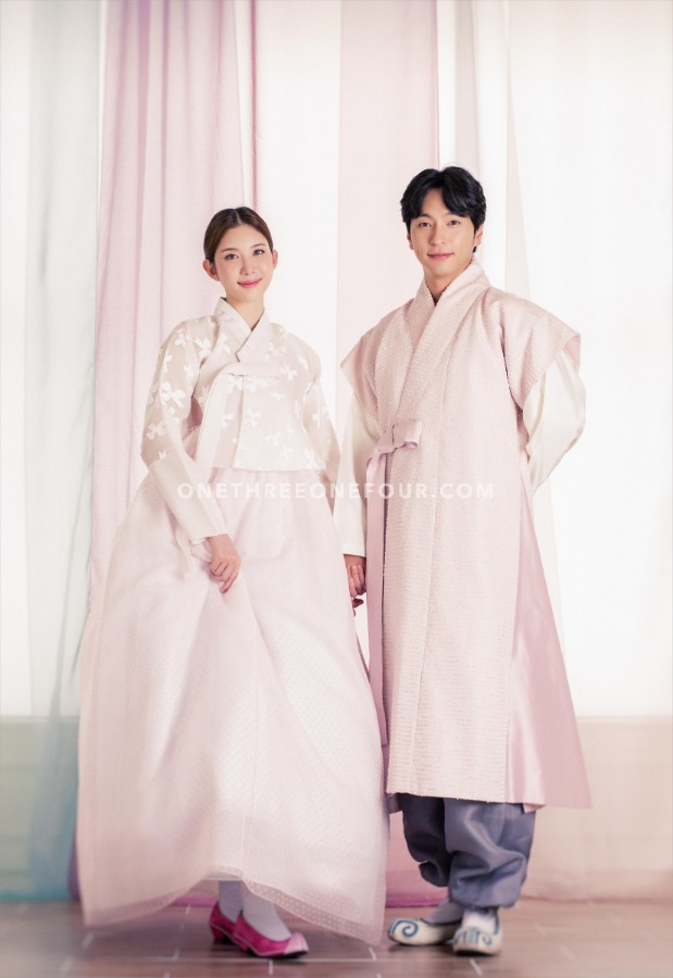 Gravity Studio Simple and Elegant Pre-Wedding Concept = Korean Studio Pre-Wedding by Gravity Studio on OneThreeOneFour 55
