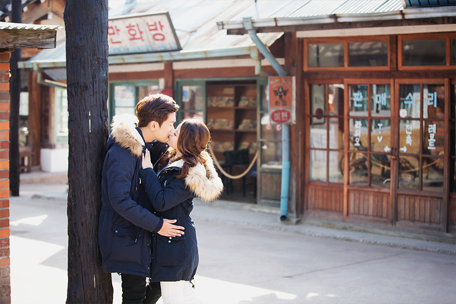 Korea Winter Casual Couple Photoshoot At National Folk Museum  by Junghoon on OneThreeOneFour 11