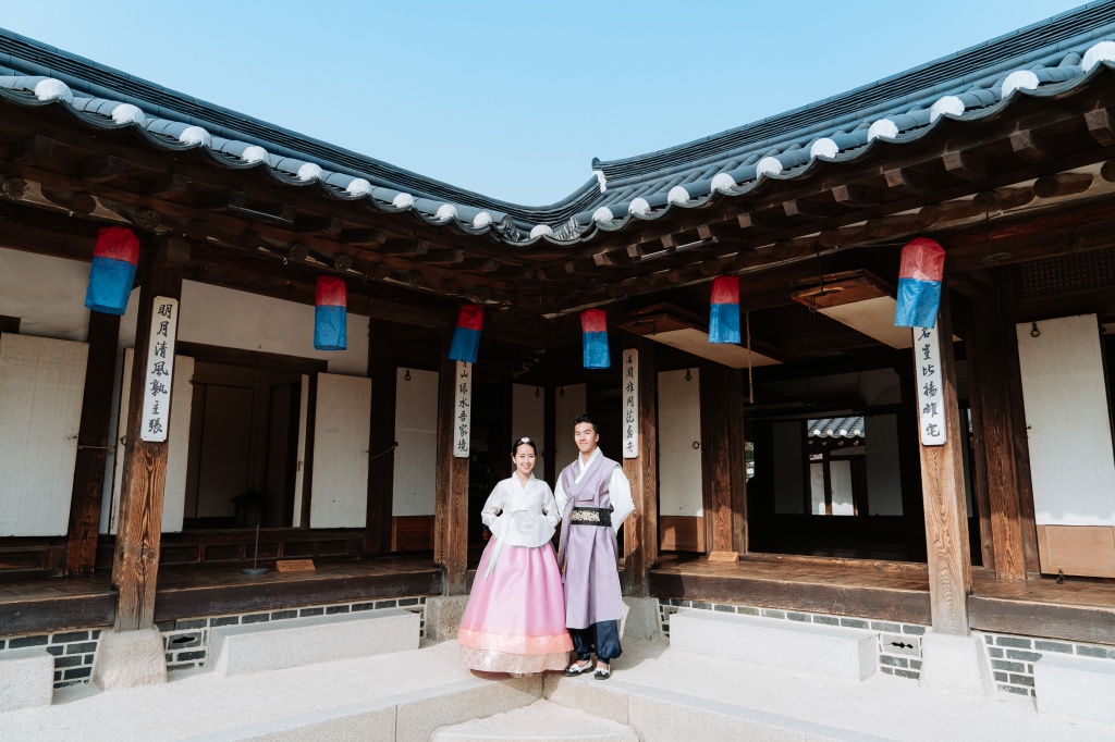 Korea Hanbok Pre-Wedding Photoshoot At Namsangol Hanok Village  by Jungyeol  on OneThreeOneFour 13