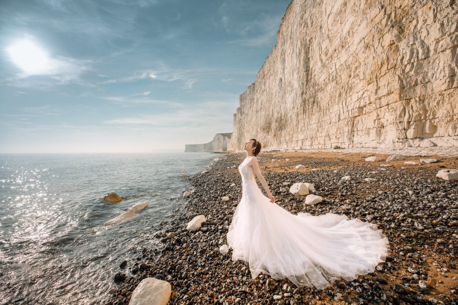 London Pre-Wedding Photoshoot At White Cliffs Of Dover by Dom  on OneThreeOneFour 18