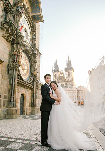 A&E: Timeless pre-wedding in Czech Republic, Prague