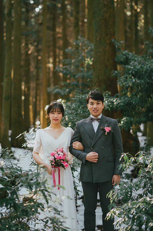 Korea Outdoor PreWedding Photoshoot At Jeju Island During Winter by Gamsung  on OneThreeOneFour 1