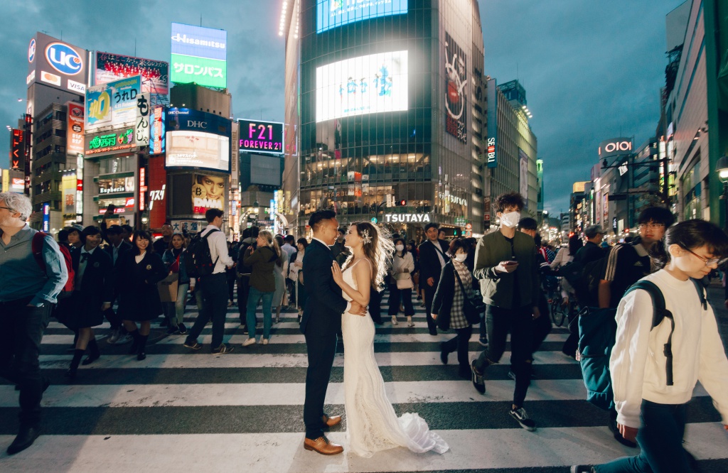 日本東京婚紗拍攝地點 - 涩谷站前十字路口 by Lenham  on OneThreeOneFour 9