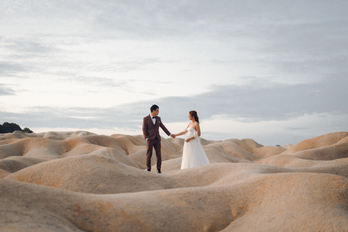 Bintan Pre-Wedding Photoshoot: Chen Yu & Yu Xuan’s Romantic Shoot at Blue Lake, Sand Dunes & ANMON Resort by HS on OneThreeOneFour 9