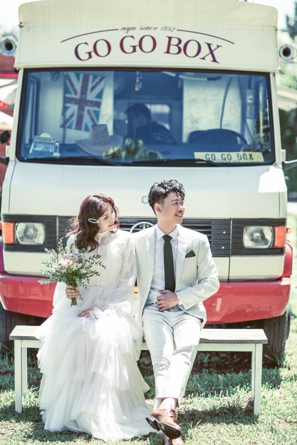 Taiwan Casual Unorthodox Modern Prewedding Photoshoot near Food Truck and Fields by Doukou on OneThreeOneFour 5