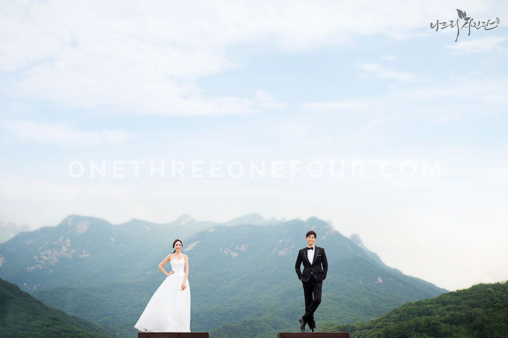 Korean Studio Pre-Wedding Photography: Forest (Outdoor) by Nadri Studio on OneThreeOneFour 15