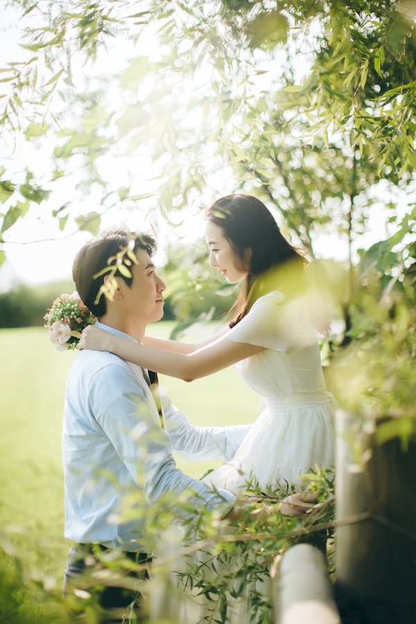 Korea Couple Pre-Wedding Photoshoot At Noeul Park, Seoul by Jungyeol on OneThreeOneFour 10