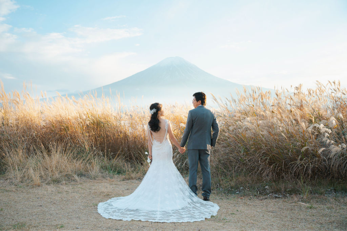 Singaporean Couple's Kimono & Prewedding Photoshoot In Tokyo - Chureito Pagoda, Shiba Park And Lake Kawaguchiko by Cui Cui on OneThreeOneFour 16