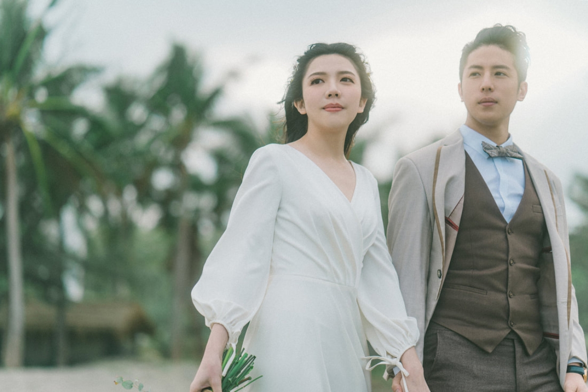 Taiwan Pre-Wedding Photoshoot Countryside Field Beach  by  on OneThreeOneFour 17