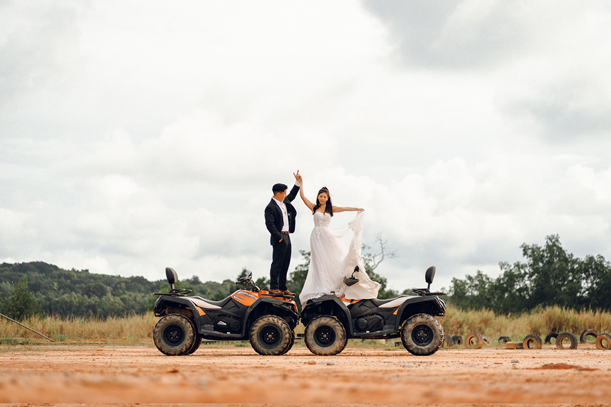 Bintan Pre-Wedding Photoshoot: Shermaine & Kai Yiong’s Adventure at Old Streets, Blue Lake, Sand Dunes & ATV Ride by HS on OneThreeOneFour 36