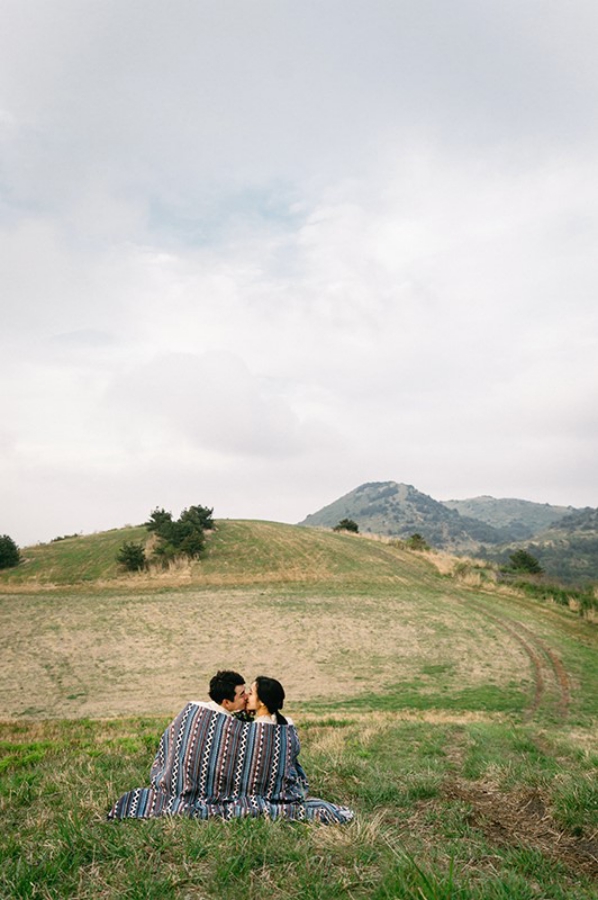 Korea Outdoor Pre-Wedding Photoshoot At Jeju Island During Spring by Gamsung  on OneThreeOneFour 18