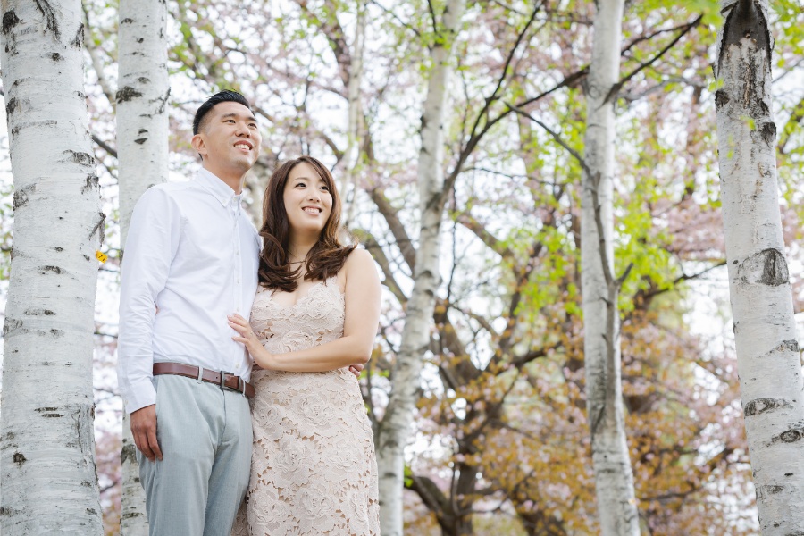 Hokkaido Pre-Wedding Casual Photoshoot during Cherry Blossoms by Kuma on OneThreeOneFour 16