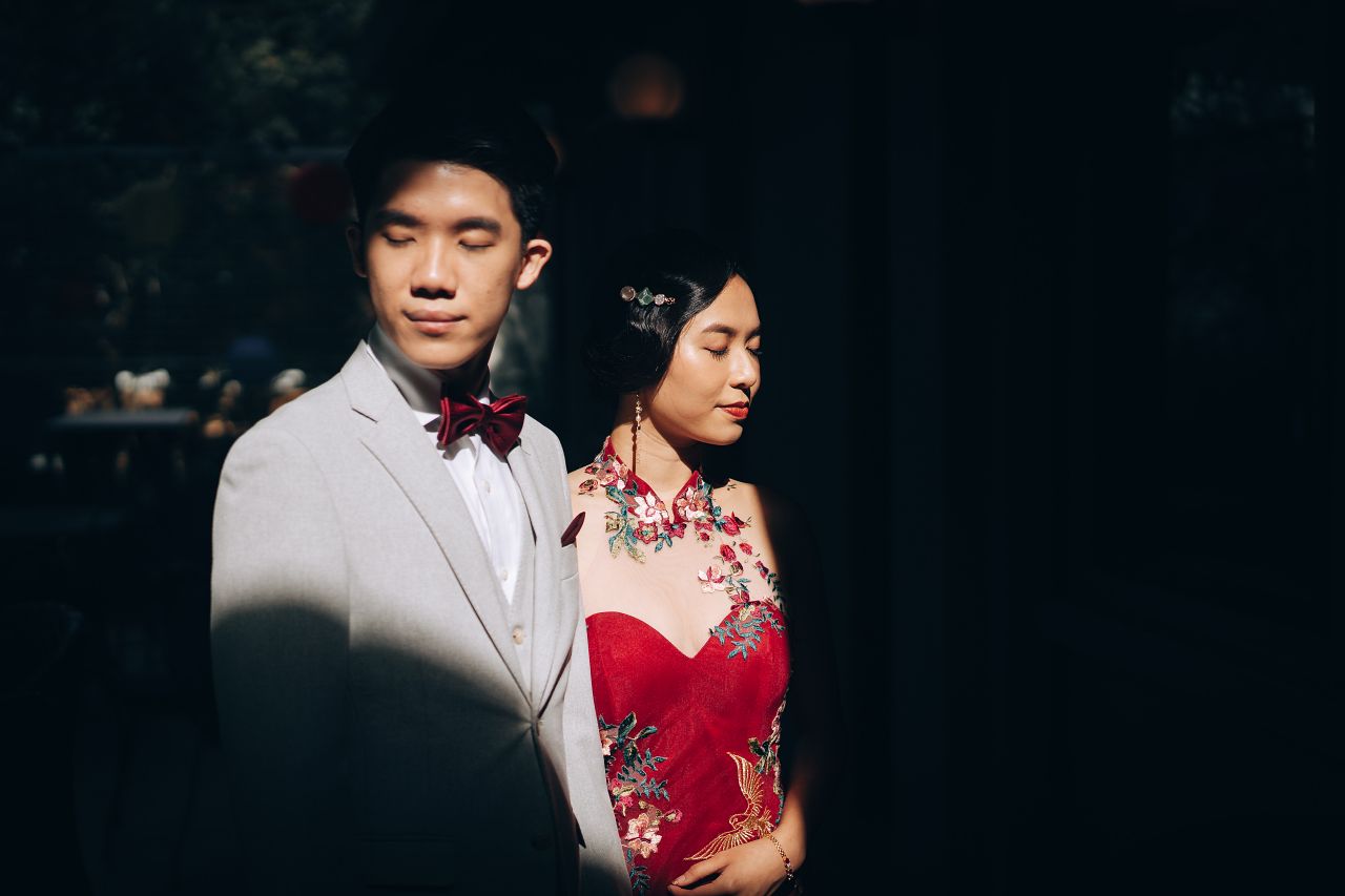 Oriental-inspired Cheongsam Pre-Wedding Photoshoot in Singapore by Michael on OneThreeOneFour 13