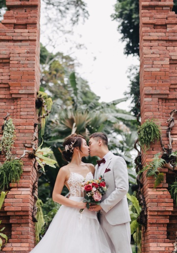 Singapore Pre-Wedding Photoshoot At Gardens By The Bay - Cloud Forest And Night Shoot At Marina Bay Sands