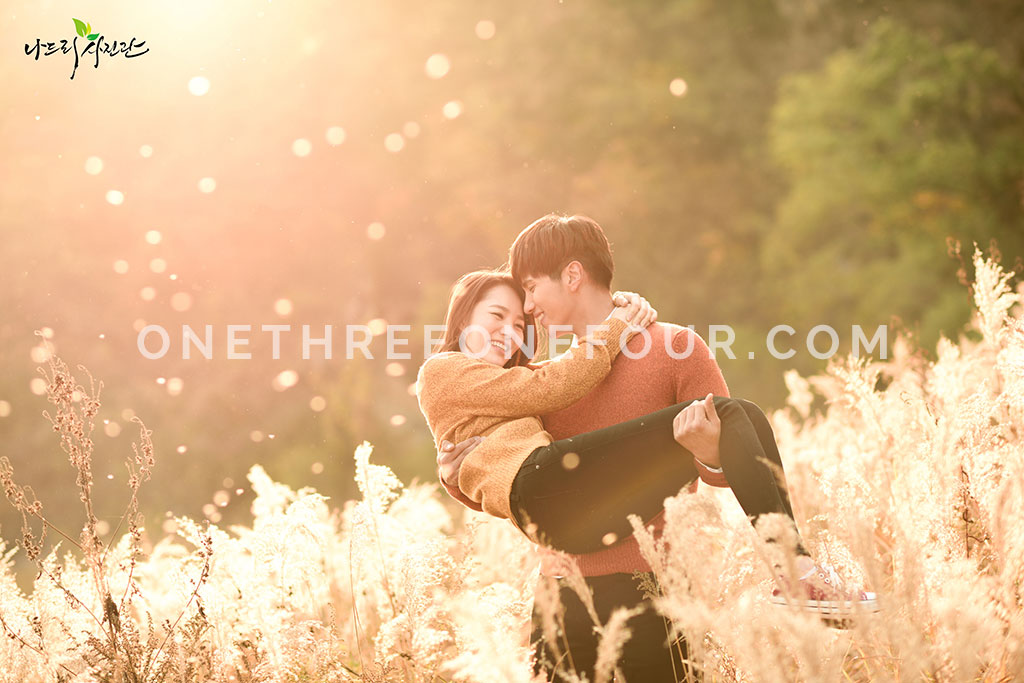 Korean Studio Pre-Wedding Photography: Autumn (Outdoor) by Nadri Studio on OneThreeOneFour 24