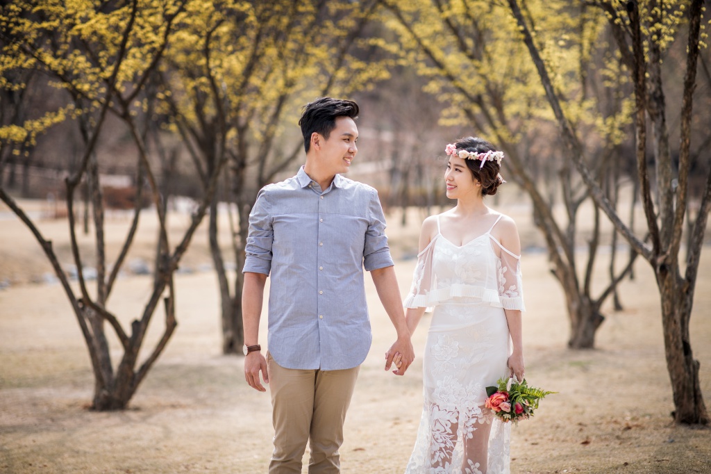Korea Outdoor Pre-Wedding Photoshoot At Kyunghee University  by Junghoon on OneThreeOneFour 14