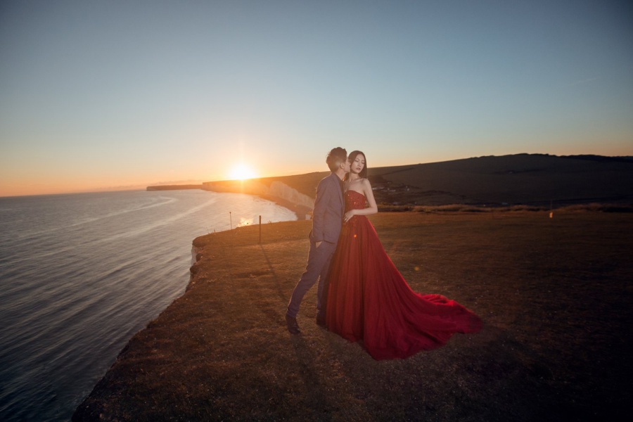 London Pre-Wedding Photoshoot At White Cliff  by Dom  on OneThreeOneFour 14