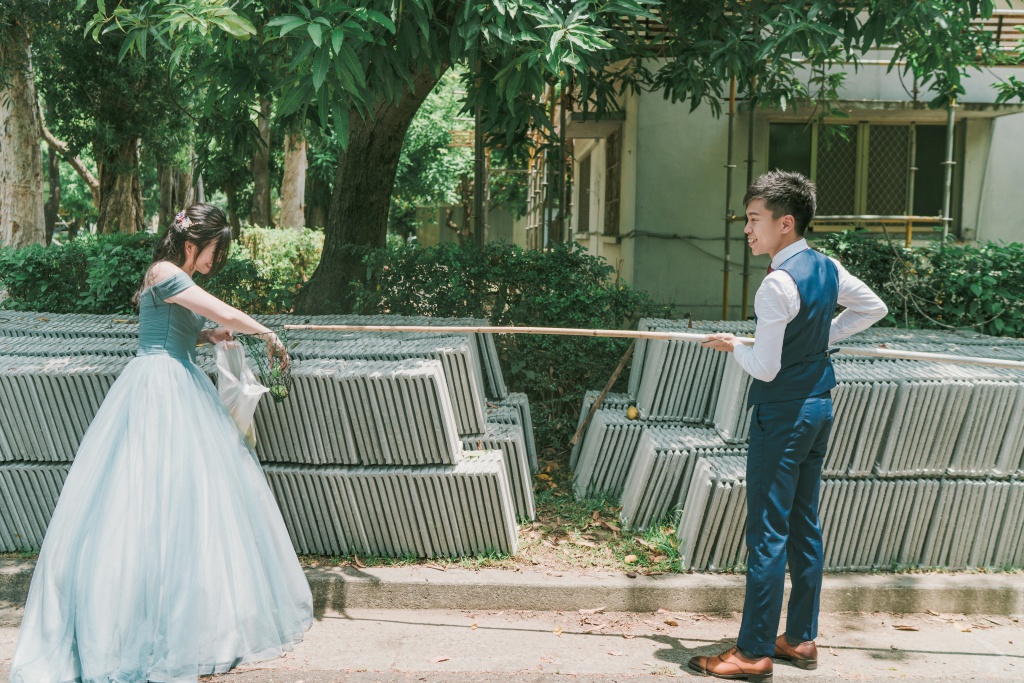 Taiwan Pre-wedding Photoshoot With Traditional Houses And Beautiful Forest Lake  by Star on OneThreeOneFour 2