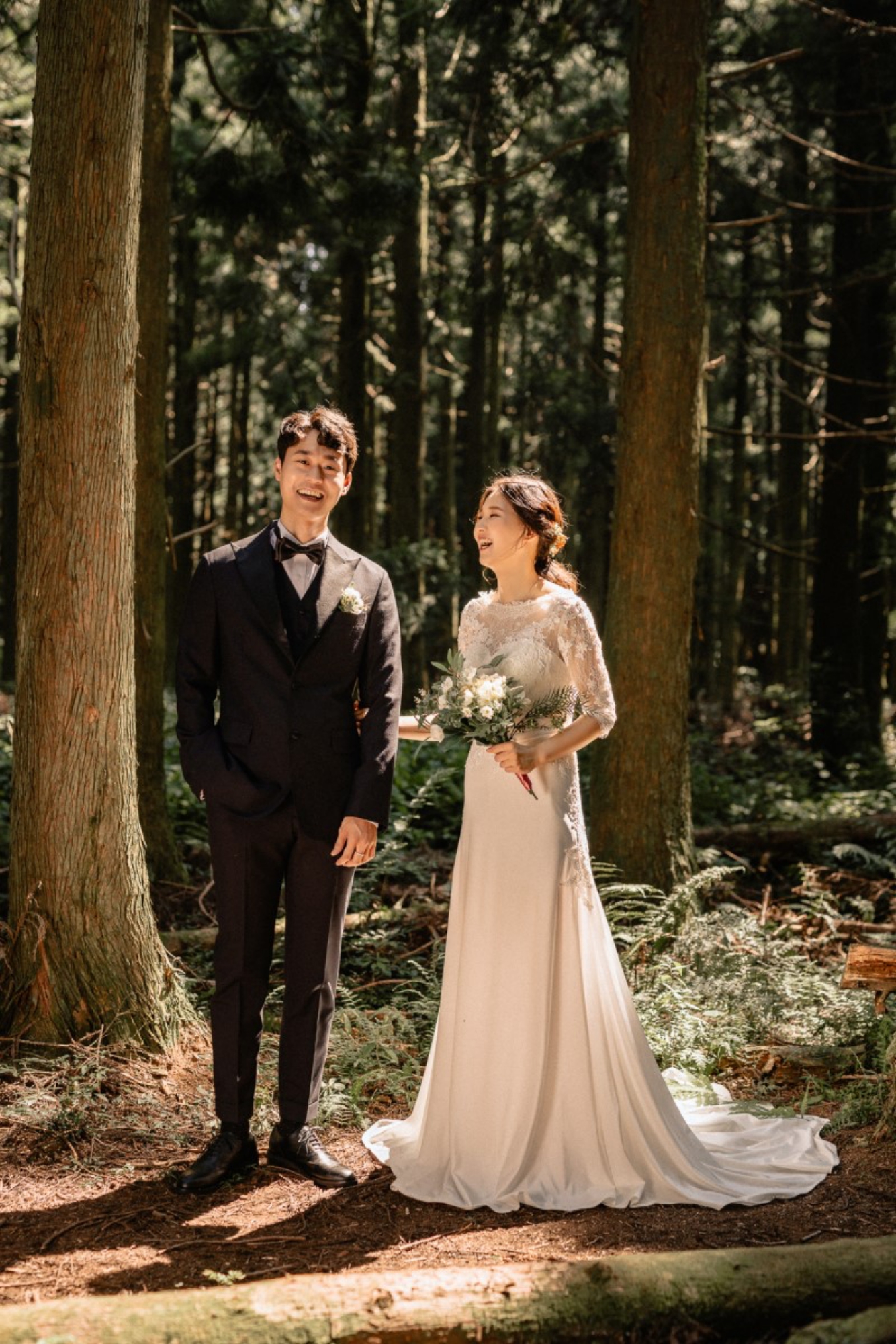 Korea Jeju Island Pre-Wedding Photoshoot In A Forest and At A Beach During Autumn by Bongkak  on OneThreeOneFour 3