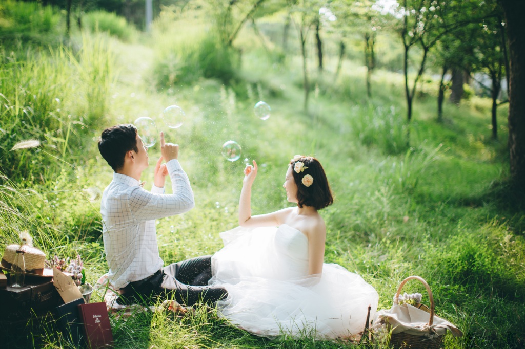 Korea Pre-Wedding Photoshoot At Seoul Forest by Jungyeol  on OneThreeOneFour 7